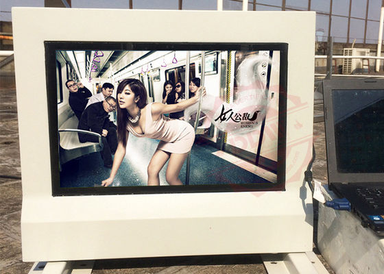 65-Zoll-Tft-Typ-Boden Standing Rein Außen-Digital Signage Wasserdicht für Werbung