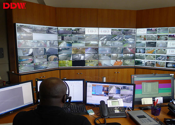 1,8 Millimeter Fahrwerkschließt Videowandanzeige Mehrfachverbindungsstelle Leitstelleschirme für Sicherheitsüberwachung Mitte an