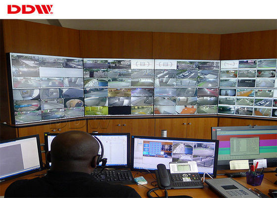 Gekurvte Fahrwerknahtlose Videowand führte Videowand 49 Zoll 500cd sqm IR-Fernbedienung